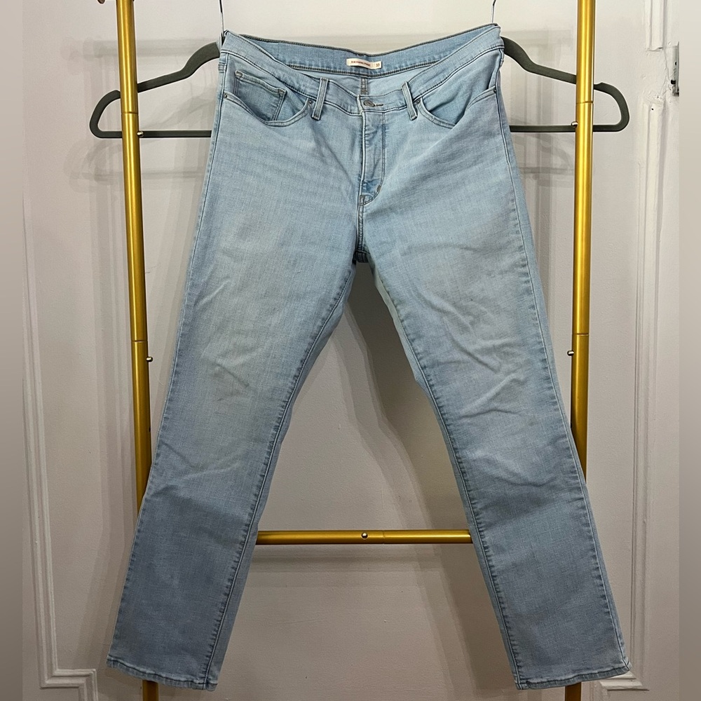 Levi's 314 Shaping Straight Light Blue Jeans